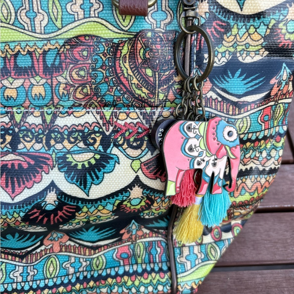 SAKROOTS Multi Colored Shoulder Tote Bag - Picture 6 of 9